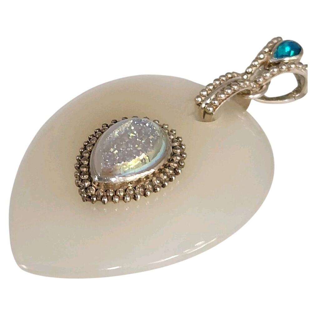 Handcrafted 925 Silver Pendant Featuring White Agate Druzy Crystal & Blue Topaz